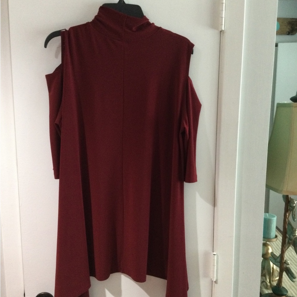 Mock neck short sleeve open shoulder tunic top